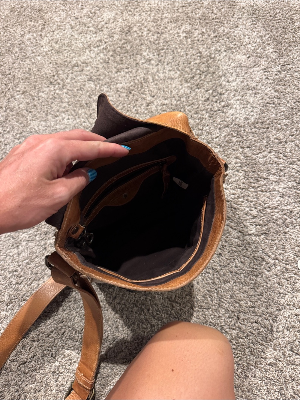 Women Bed Stu Crossbody - Picture 6 of 6